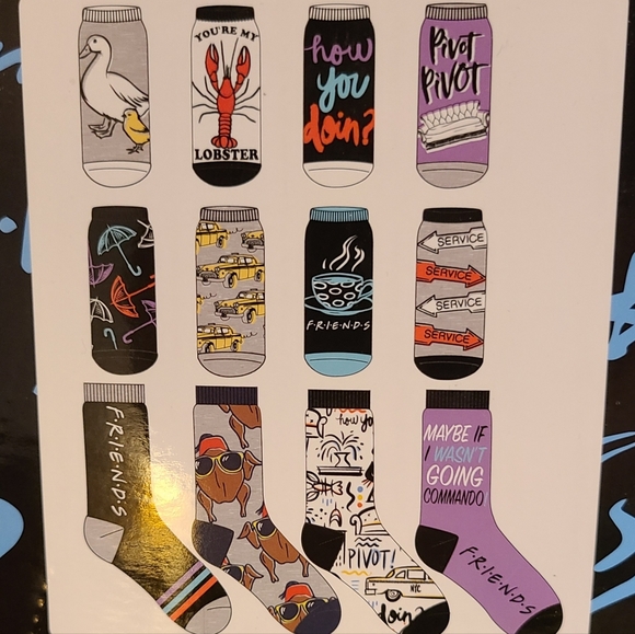 Friends 12 Days Of Socks Box Set - Picture 3 of 4